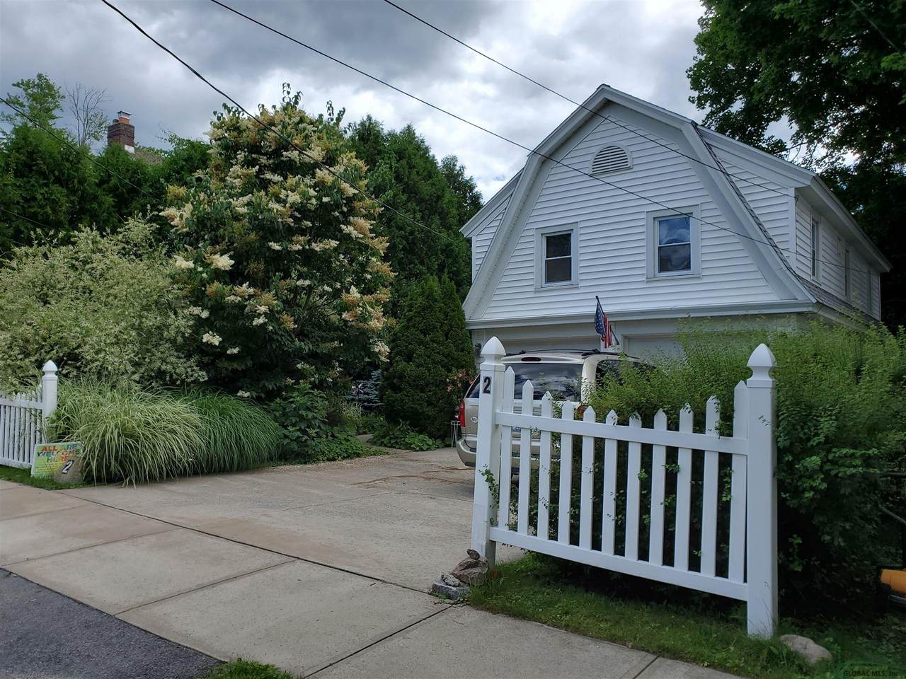 2 Van Rensselaer St - Photo 1