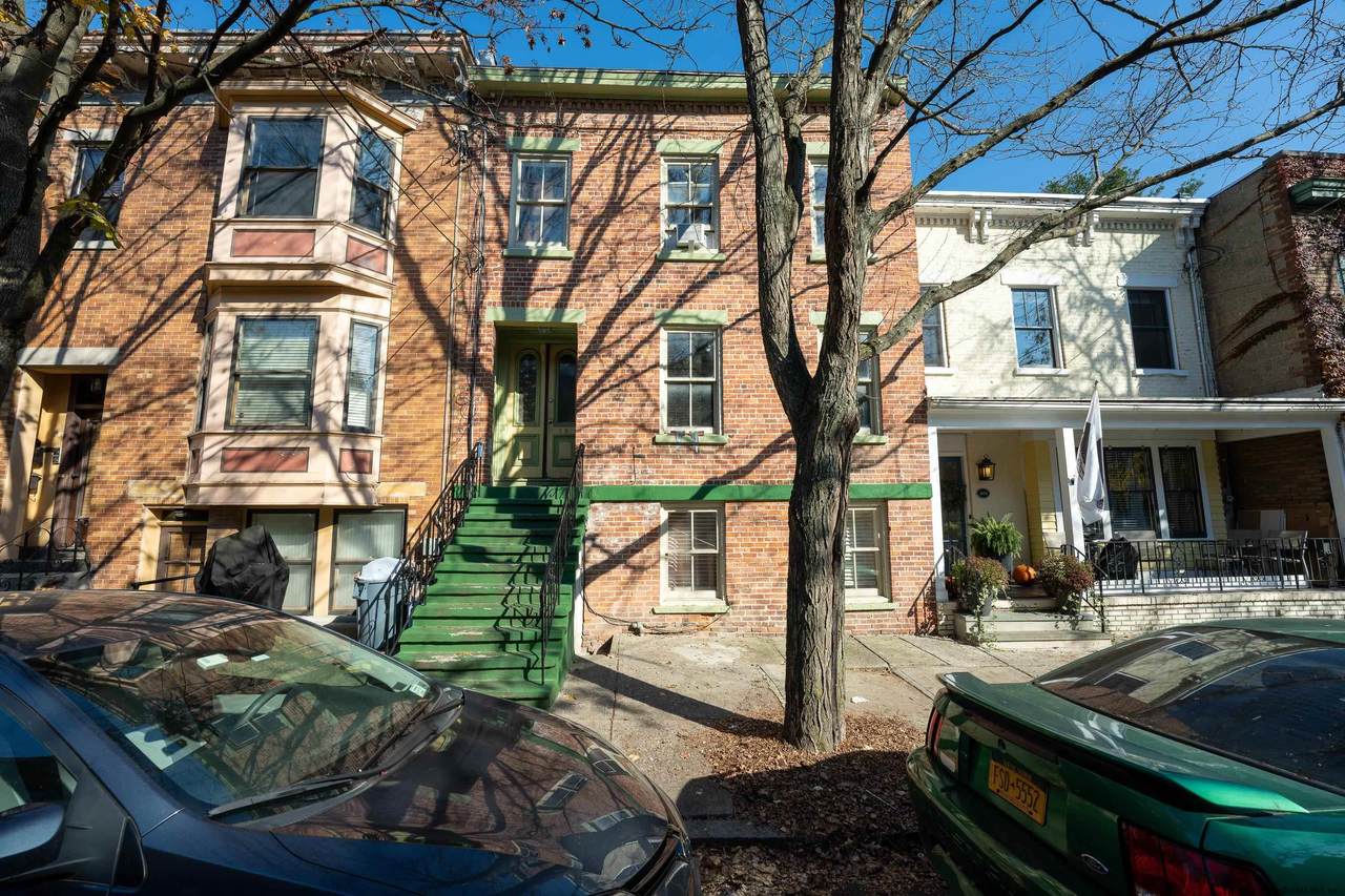 369 Hamilton St - Photo 1