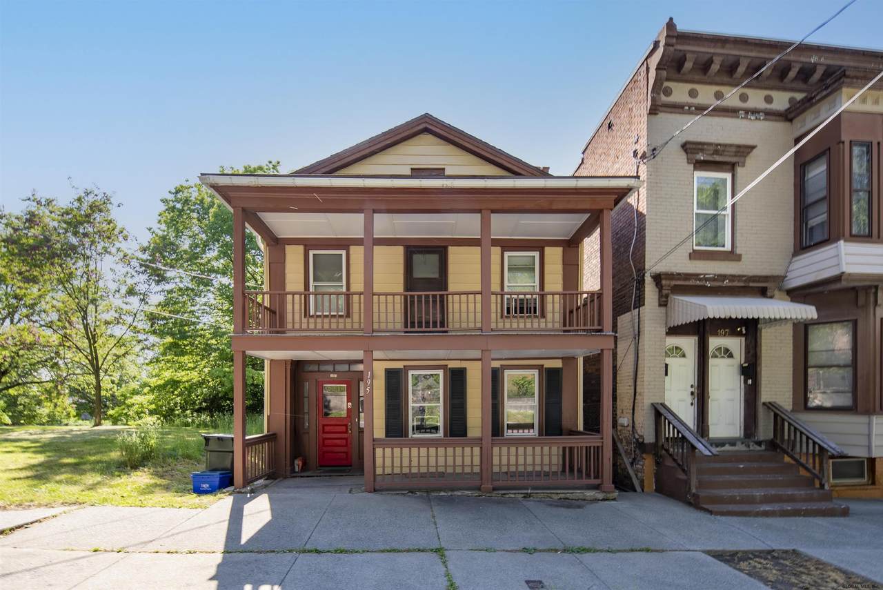 195 9TH Street - Photo 1