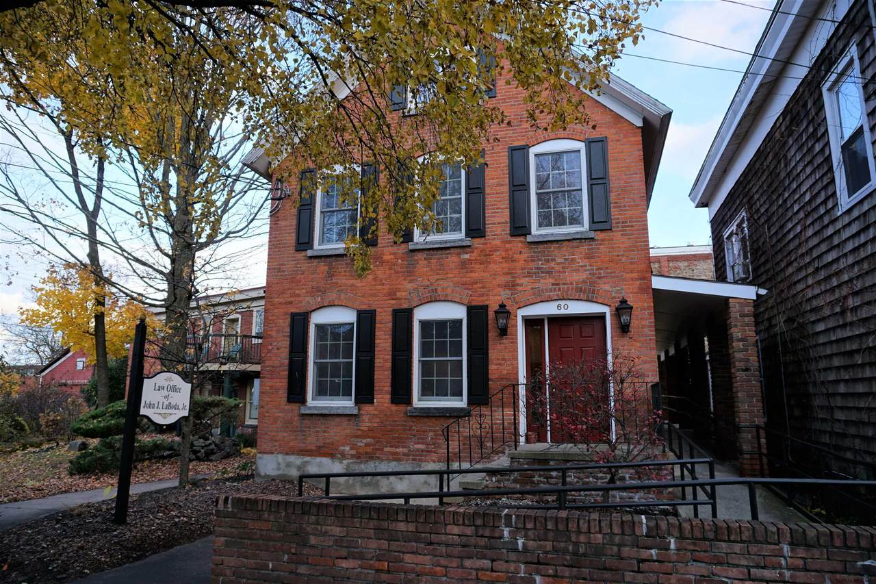60 Woodlawn Avenue - Photo 1