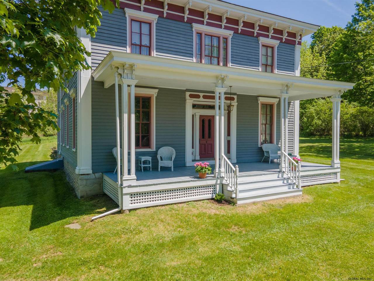 111 Pavilion Avenue - Photo 1
