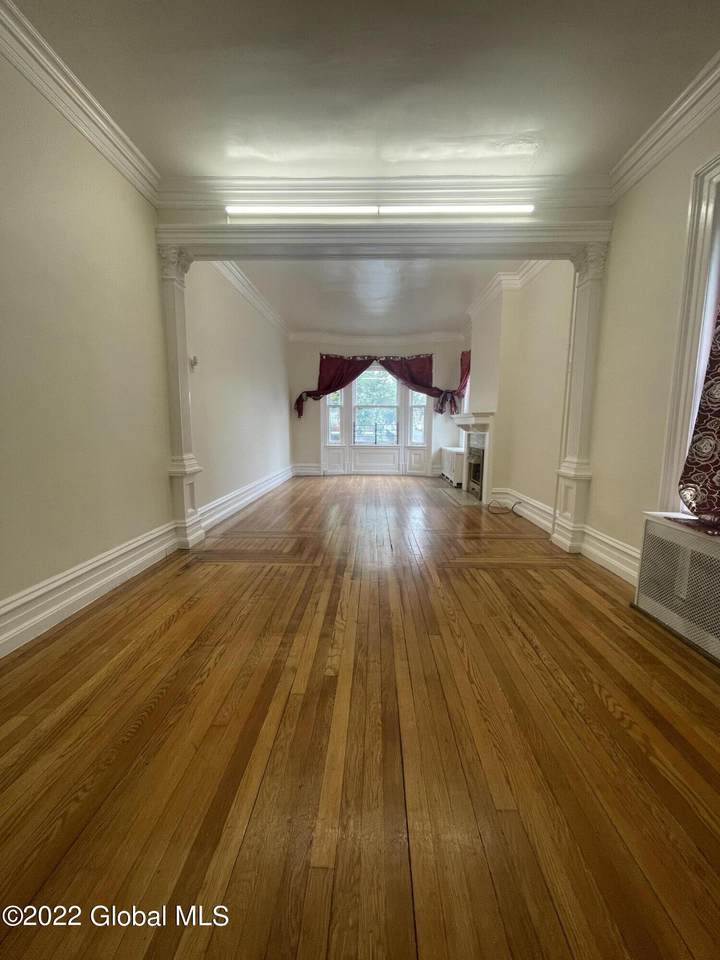 402 Clinton Ave - Photo 1