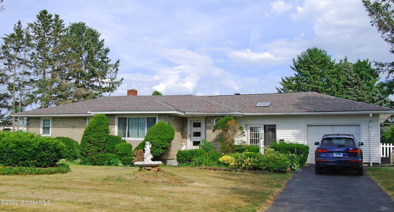 10 Pleasant Avenue - Photo 1