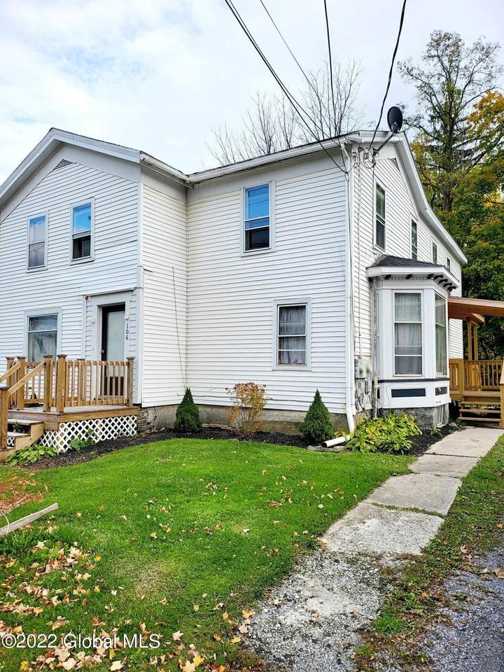 106 Wells Avenue - Photo 1