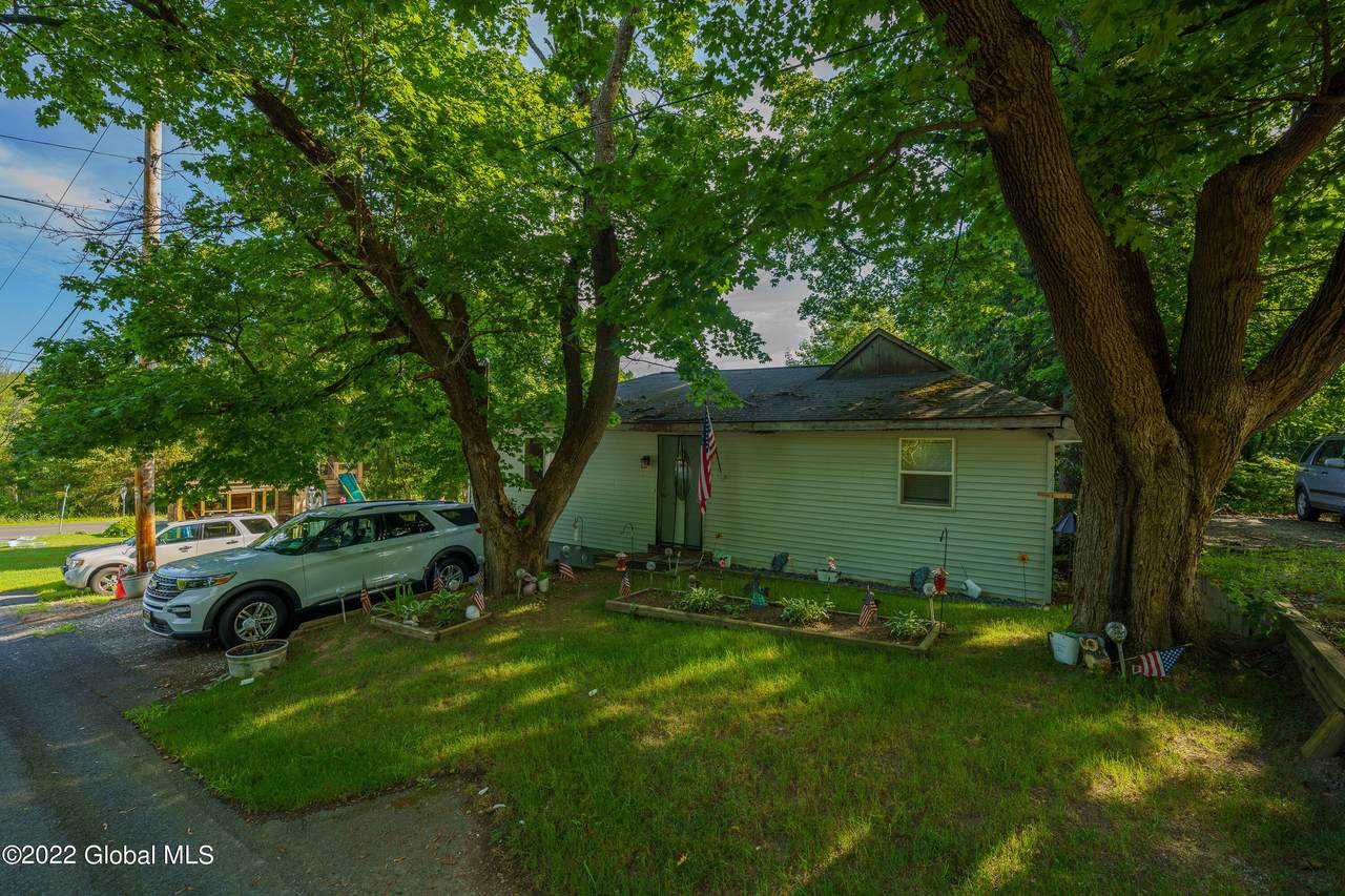 2 Lakeview Road - Photo 1