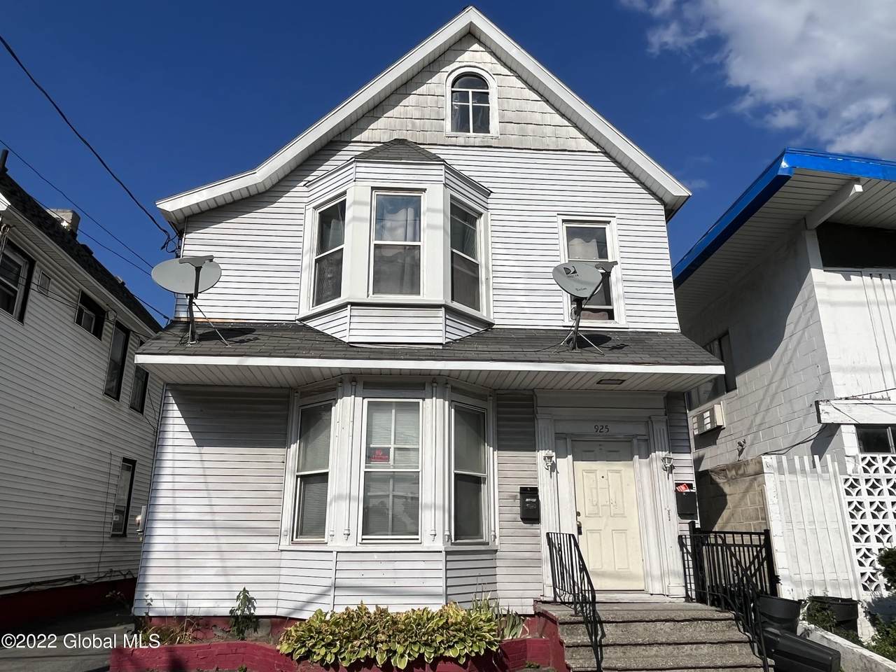 925 State Street - Photo 1
