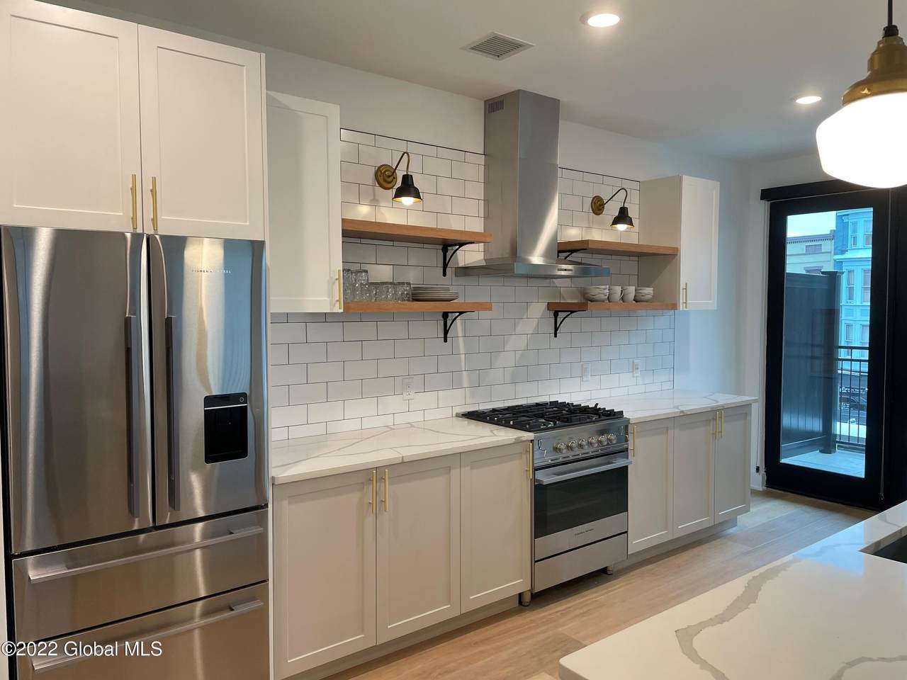 385 Broadway - Photo 1