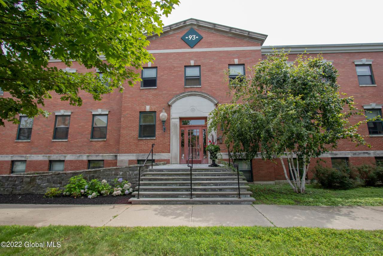 93 Maple Street - Photo 1