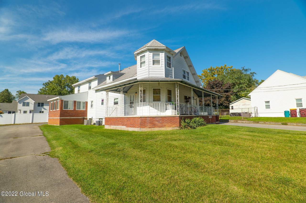 61 Waterman Avenue - Photo 1