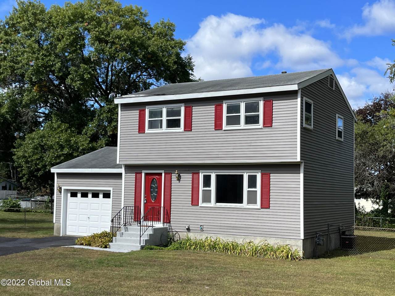 2 Moore Avenue - Photo 1