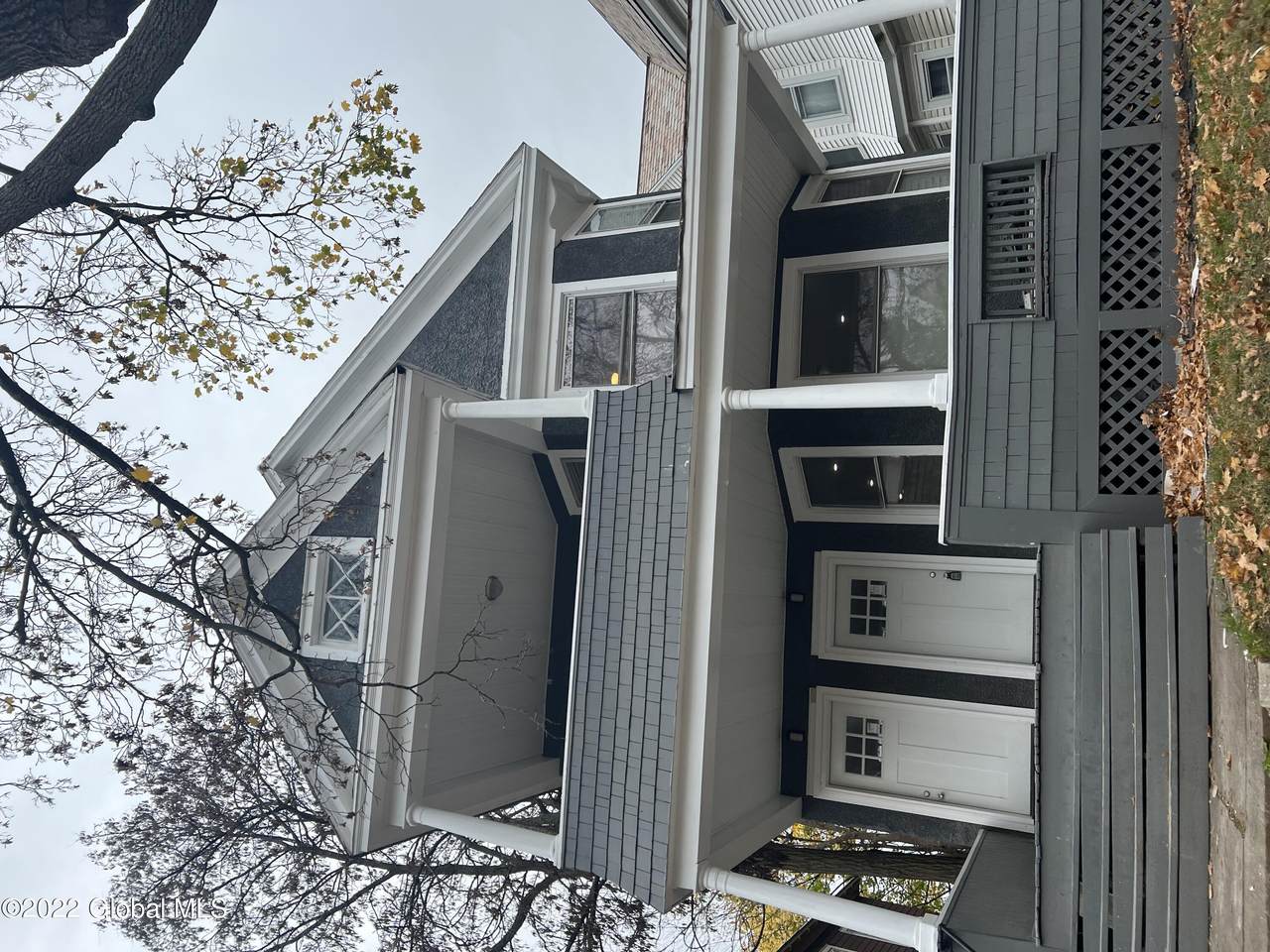1381 Parkwood Boulevard - Photo 1