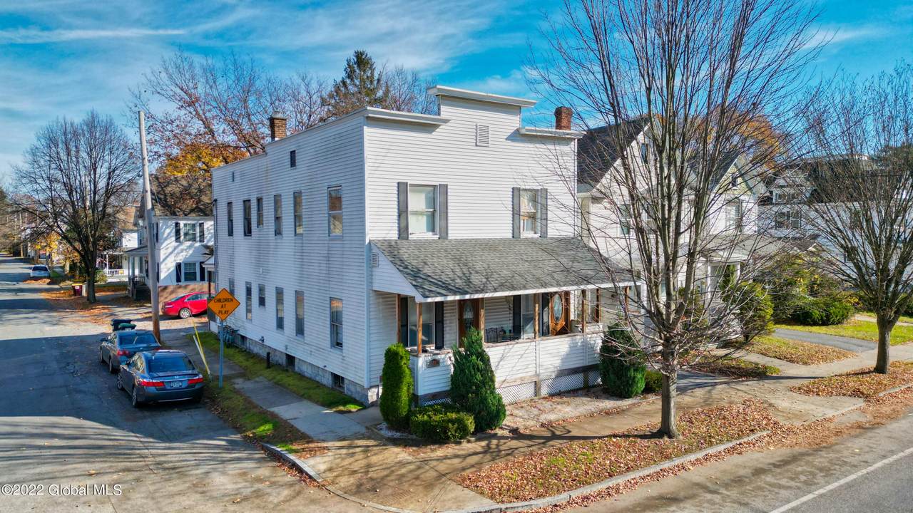 161 Bay Street - Photo 1