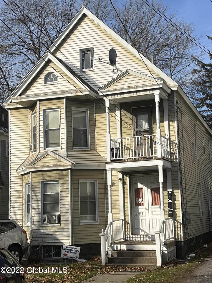 1033 University Place - Photo 1