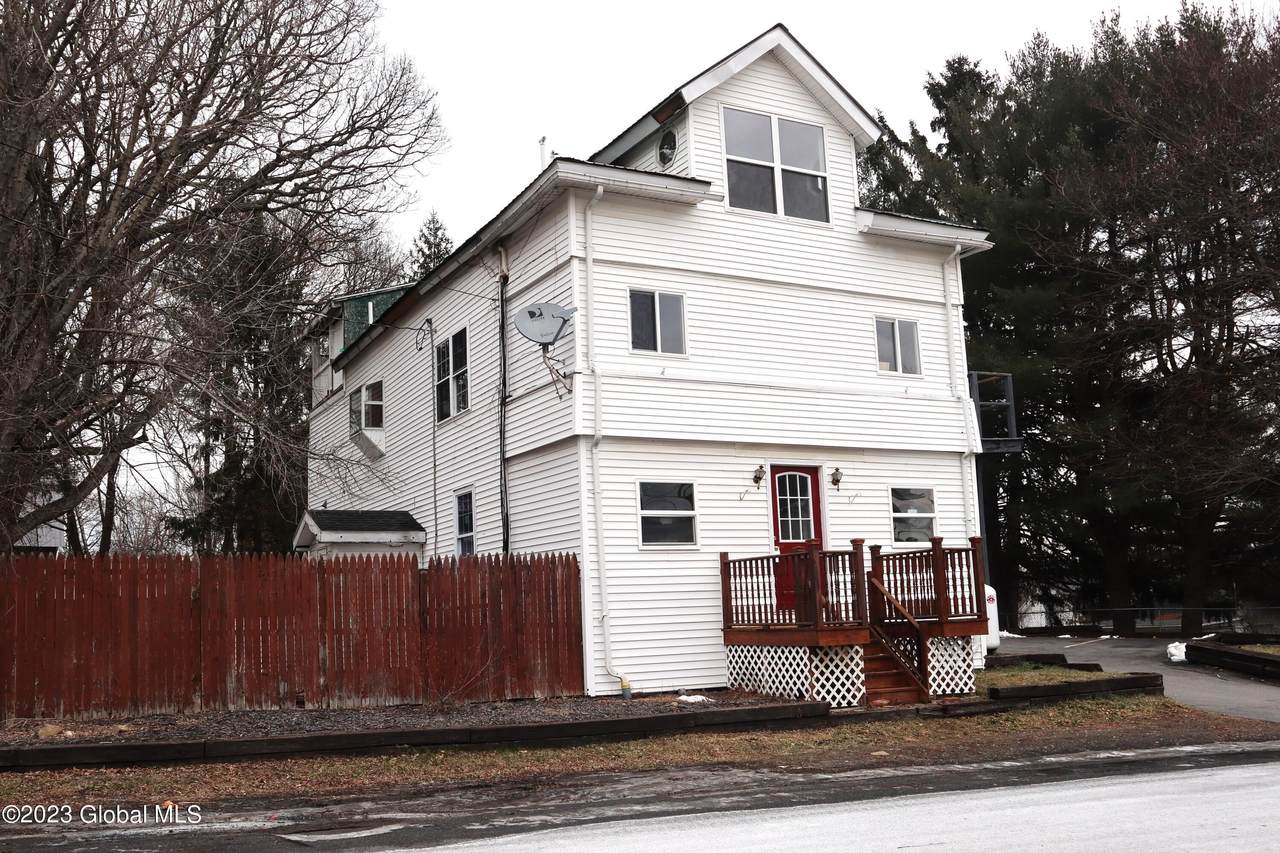 27 Champlain Avenue - Photo 1