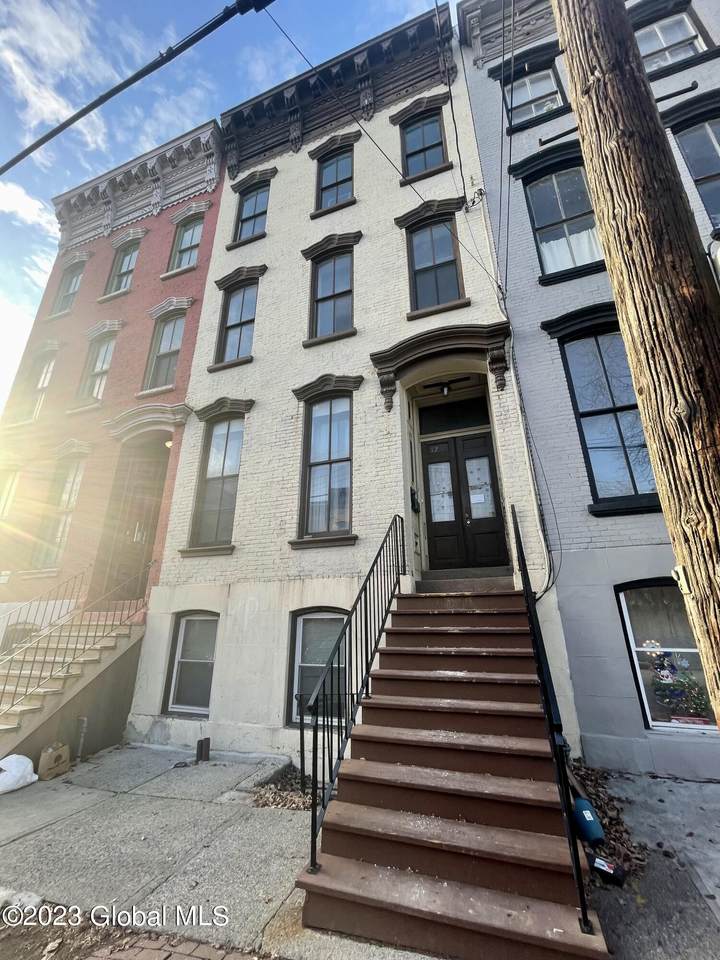 125 Grand Street - Photo 1