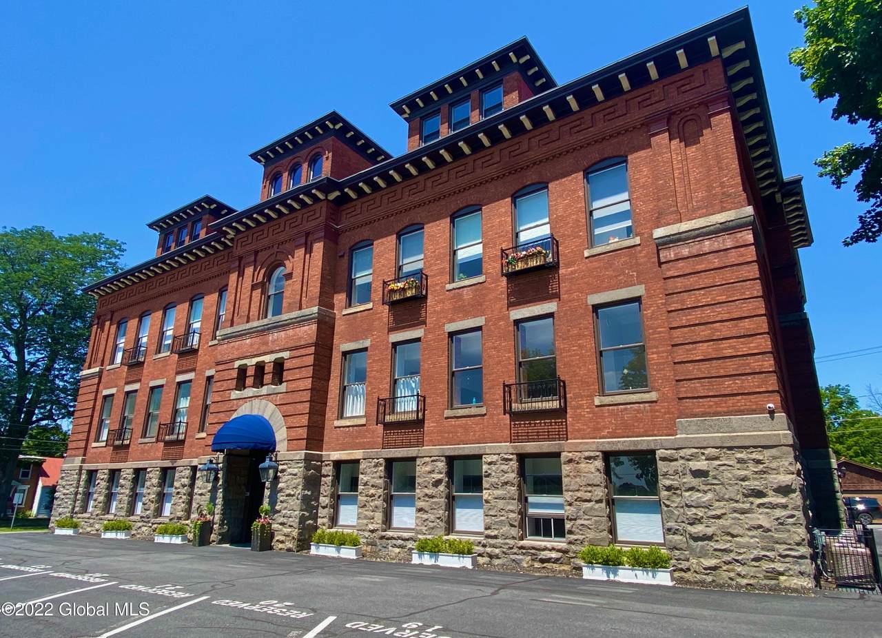 77 Van Dam Street - Photo 1
