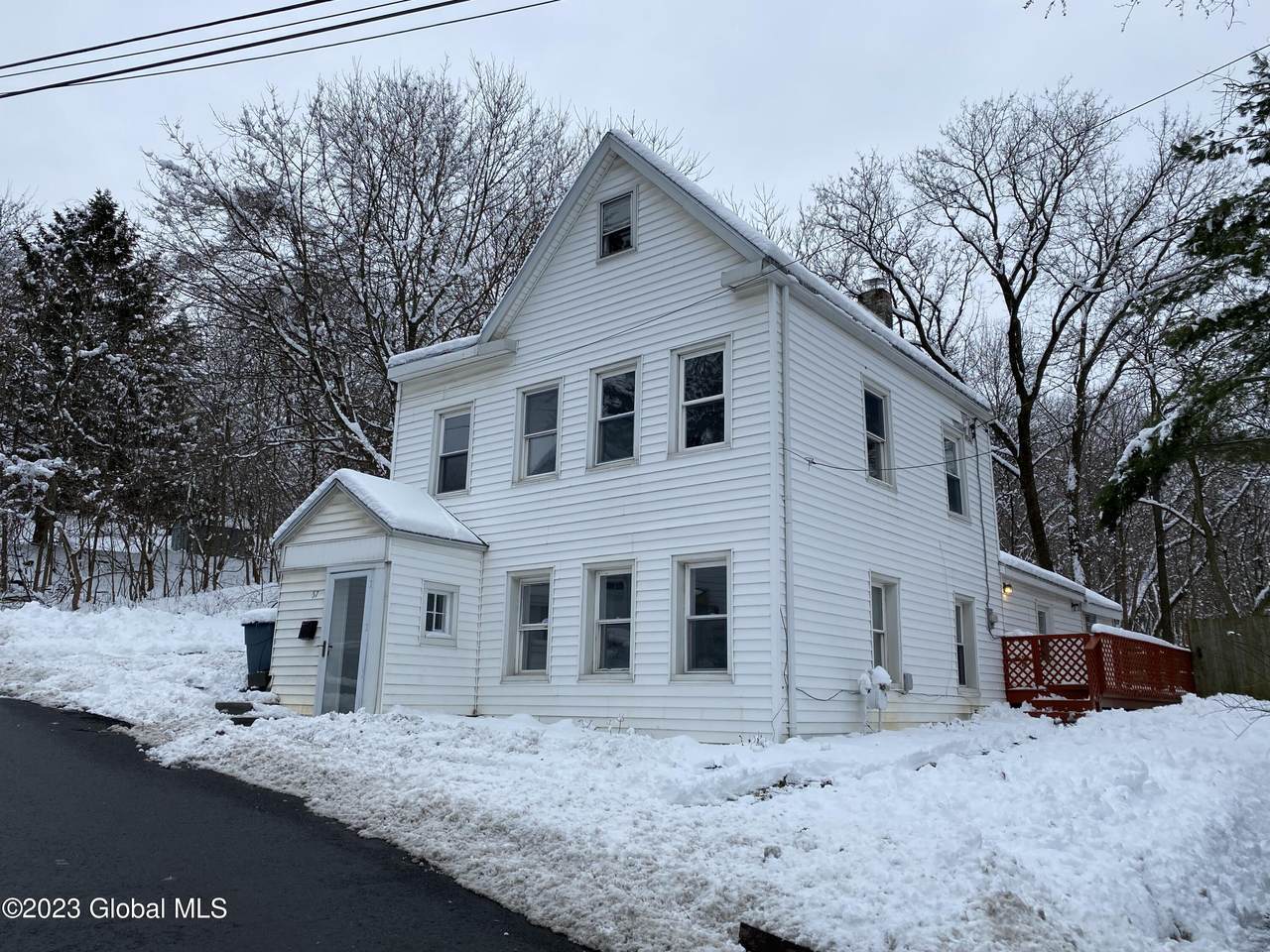 57 Mann Avenue - Photo 1