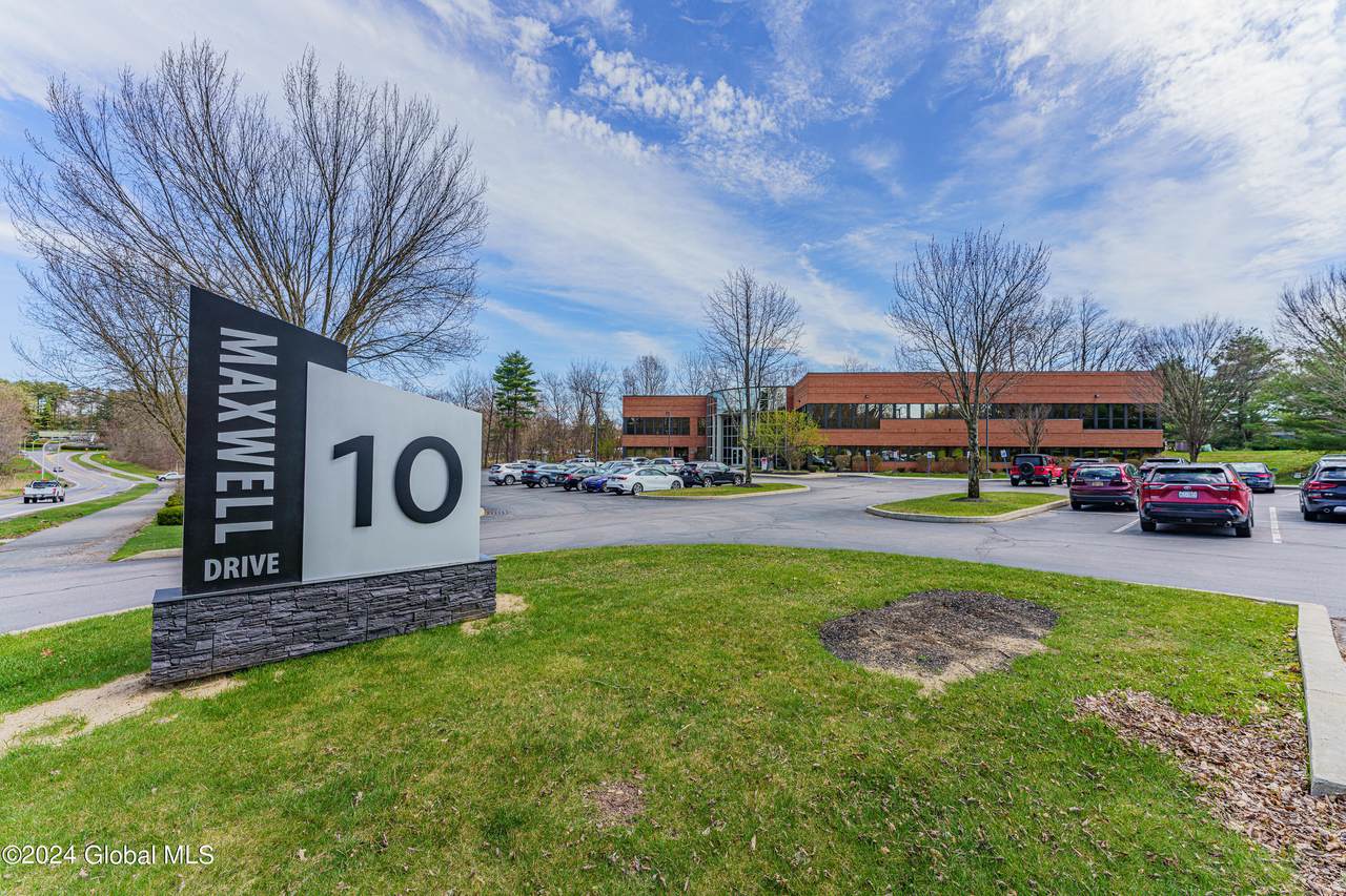 10 Maxwell Drive - Photo 1