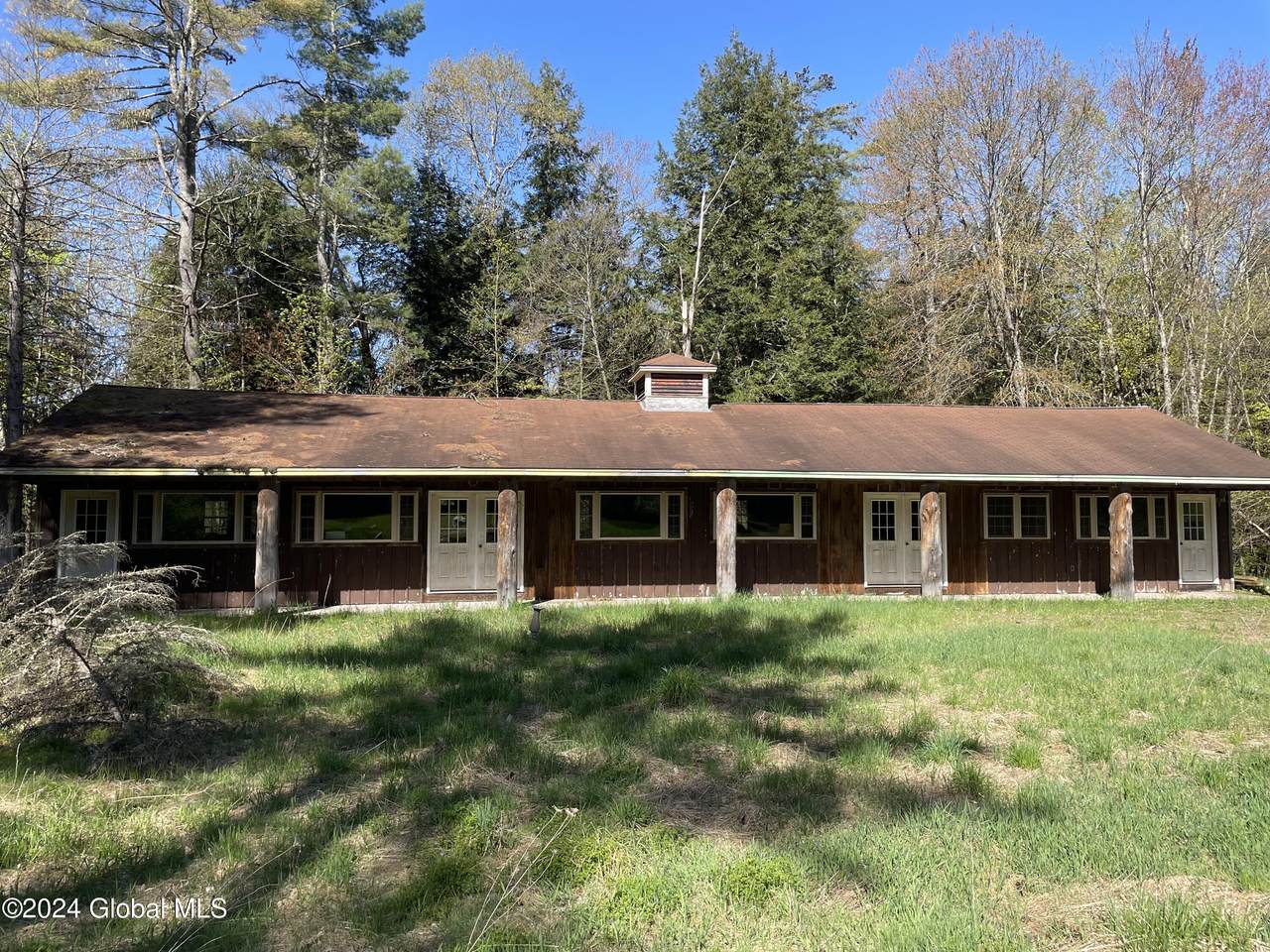 746a Howe Road - Photo 1