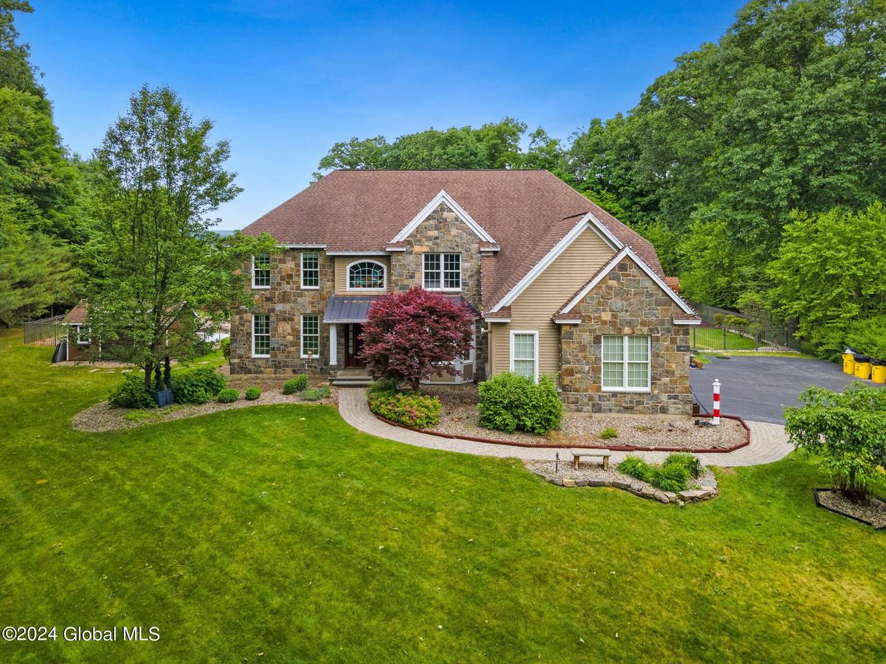29 Beacon Hill Drive - Photo 1