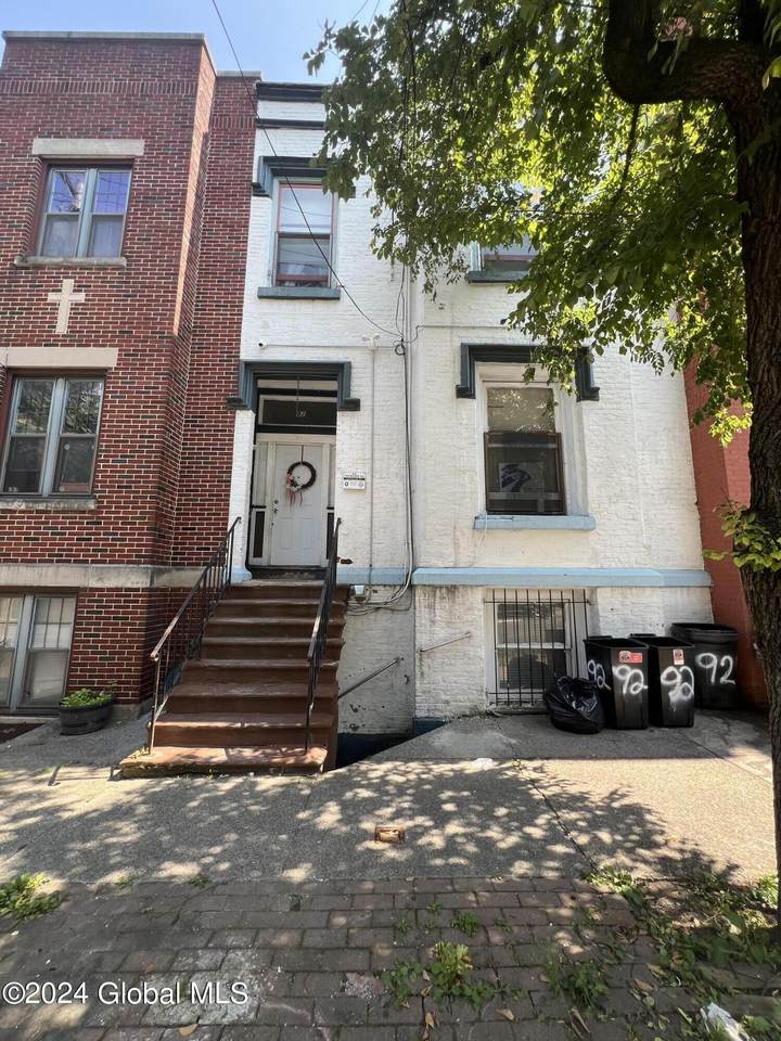 92 Grand Street - Photo 1
