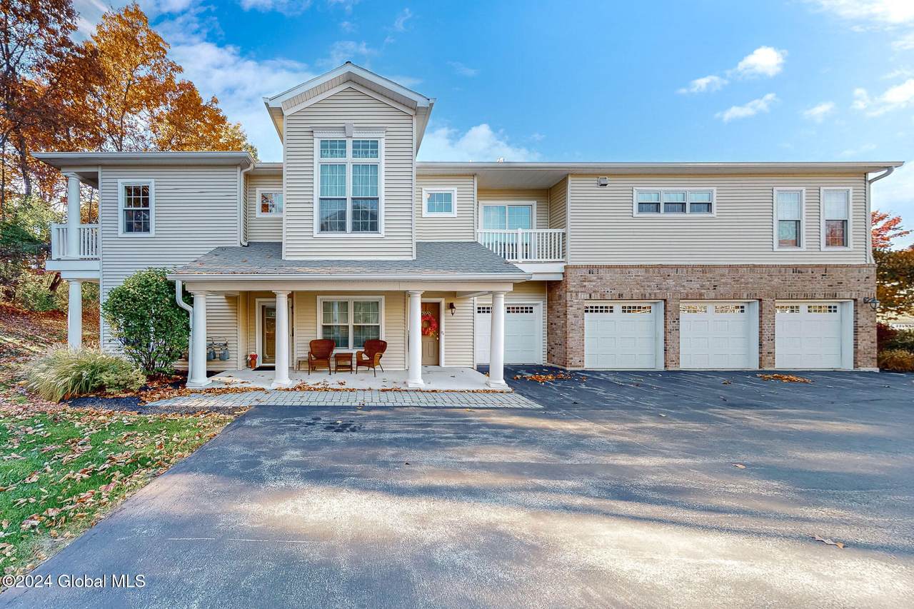 205 Vly Pointe Drive - Photo 1