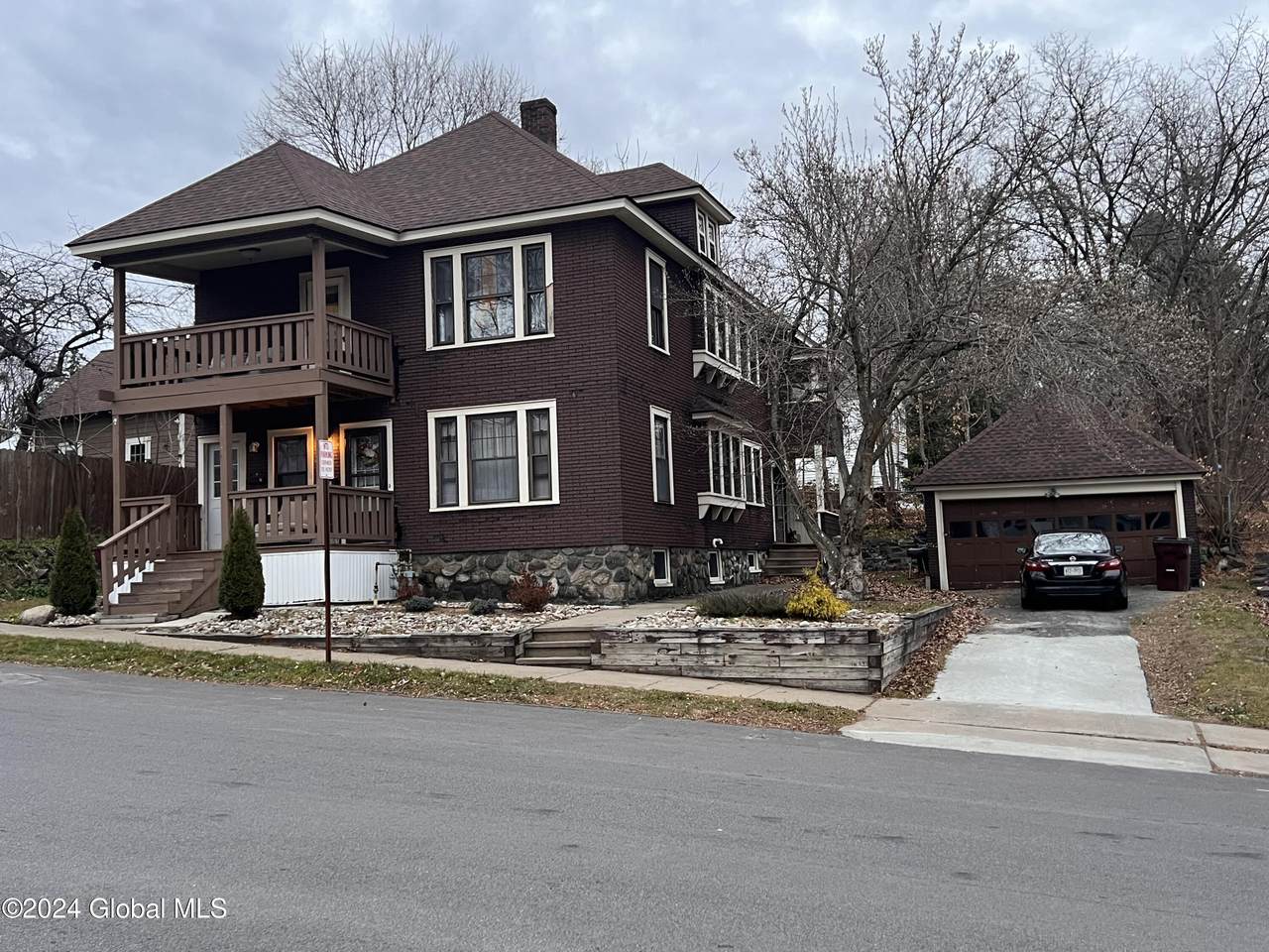 442 Main Street - Photo 1