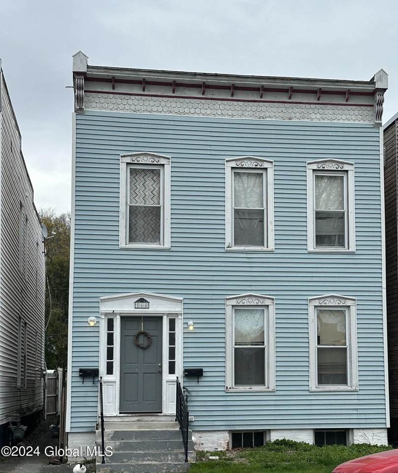 564 7th Avenue - Photo 1