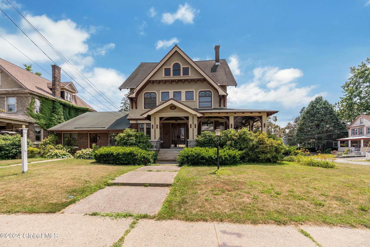 1532 Union Street - Photo 1