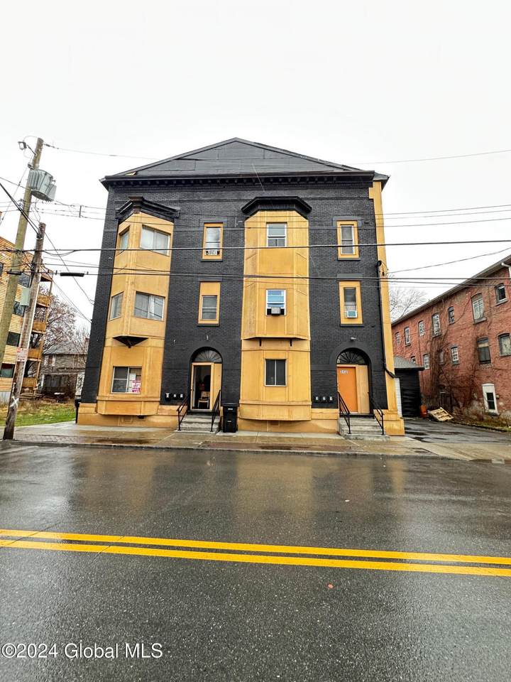 3132 Sixth Avenue - Photo 1