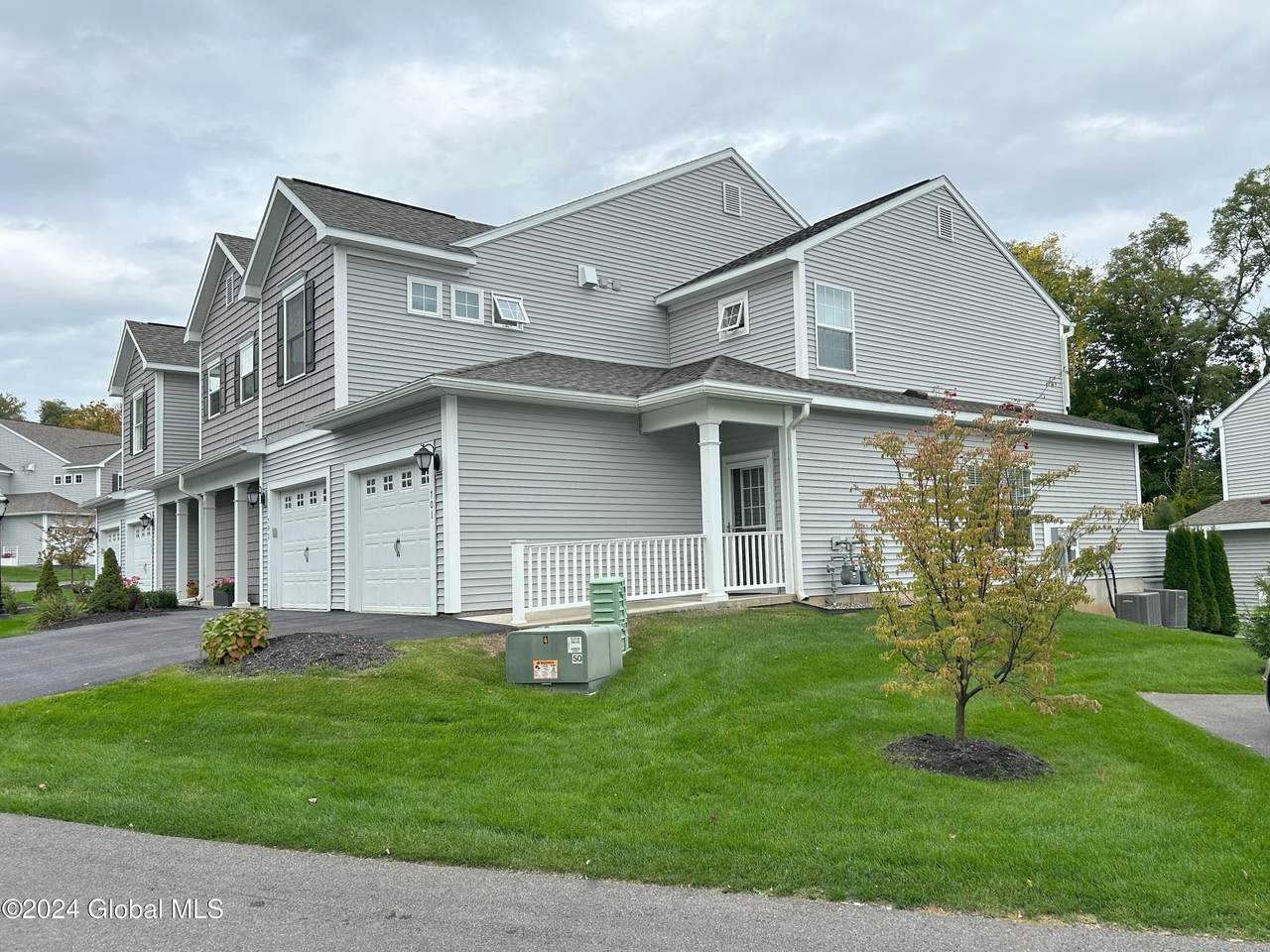 701 Grayson Place - Photo 1