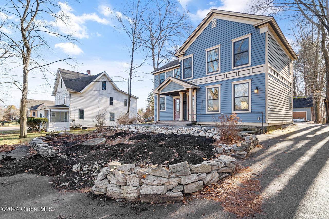 442 Kenwood Avenue - Photo 1
