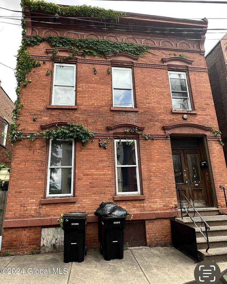 384 8th Street - Photo 1