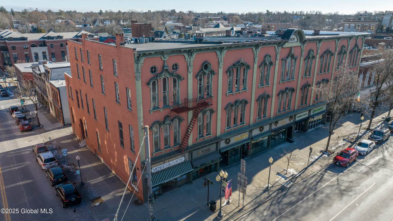 464-468 Broadway - Photo 1