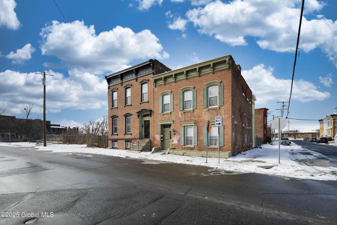 261 2nd Street - Photo 1