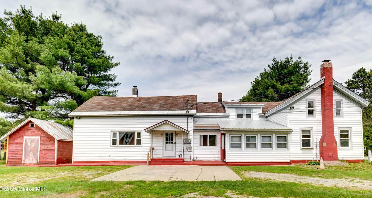 122 Houseman Street - Photo 1