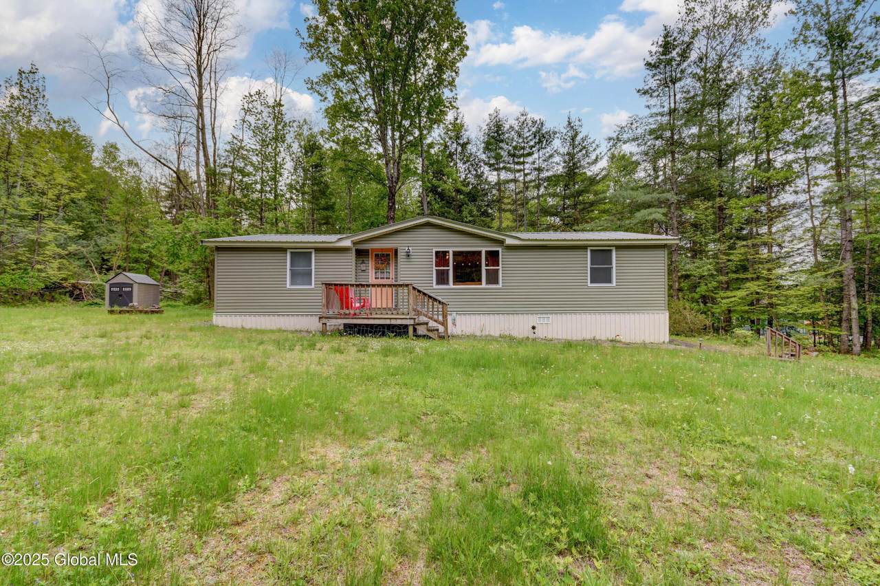 122 Hemlock Terrace - Photo 1