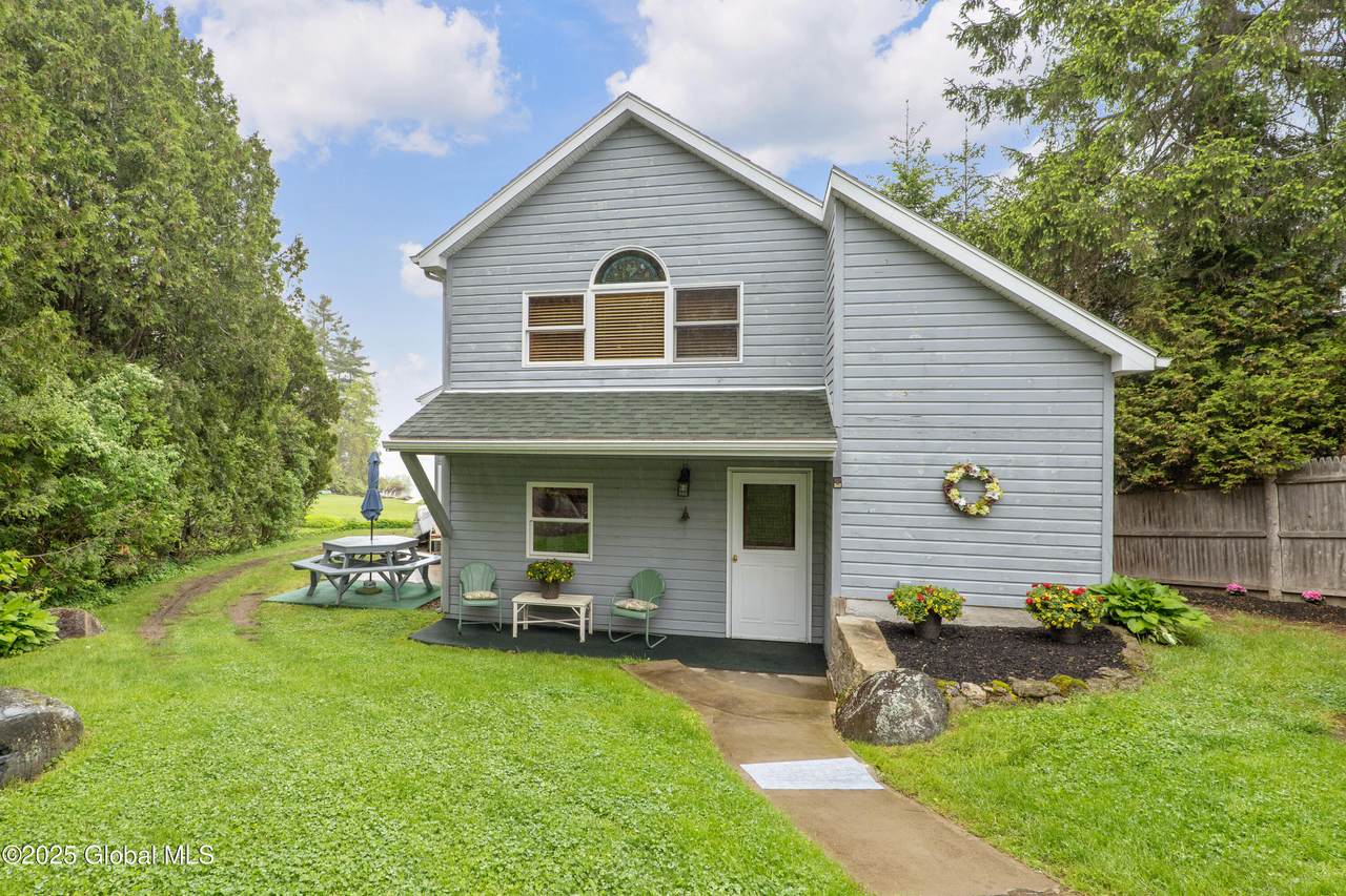 136 Longview Drive - Photo 1