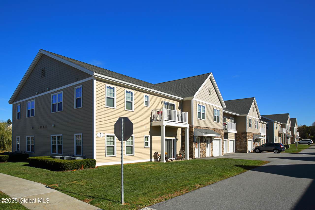 60 Weibel Avenue - Photo 1