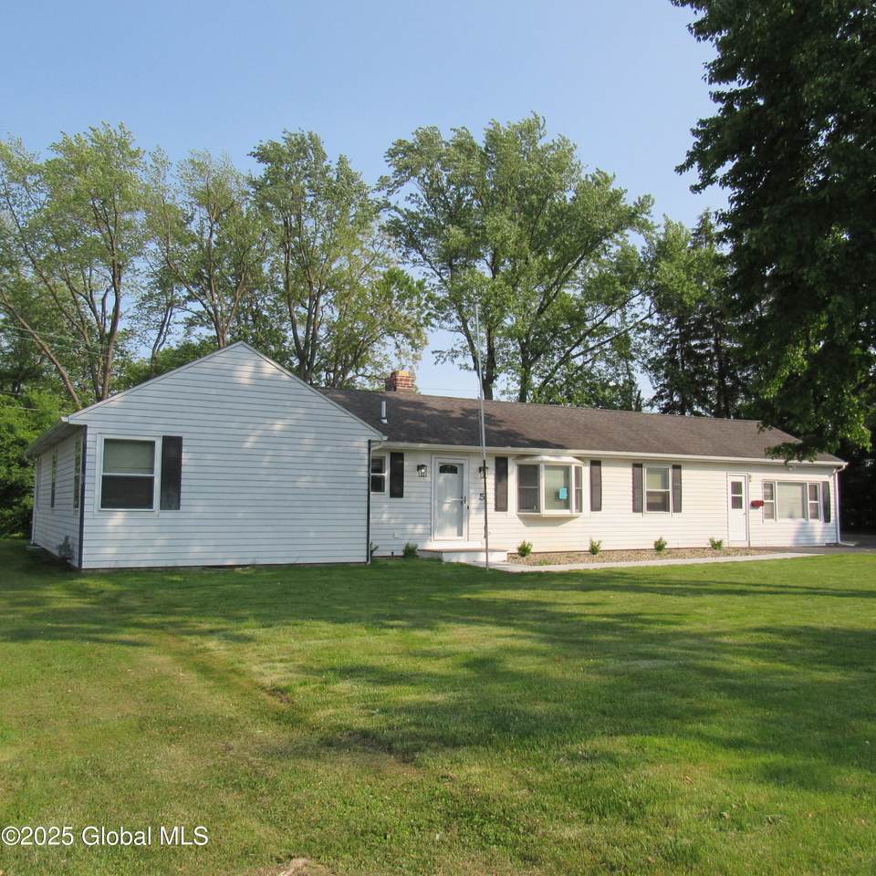 5 Sunset Drive - Photo 1