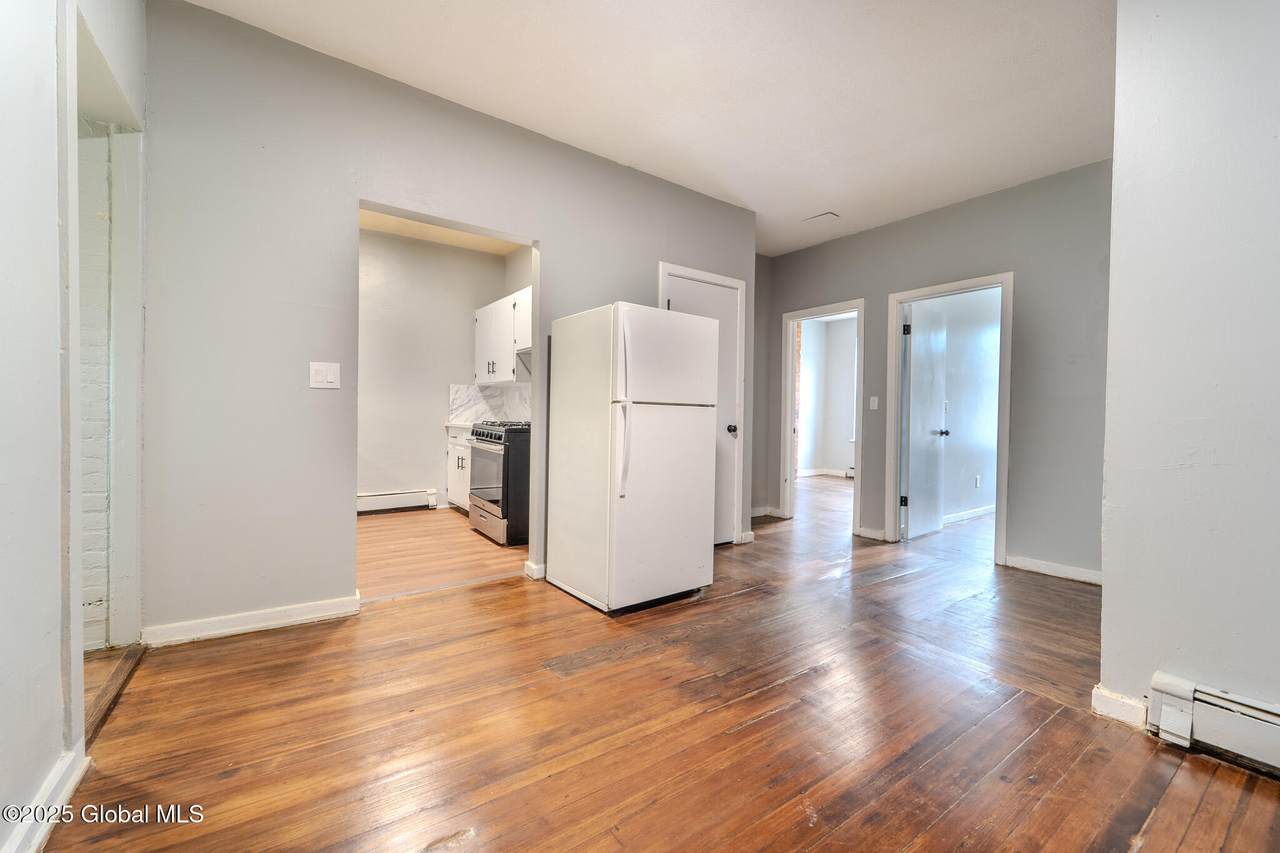 30 Stephen Street - Photo 1