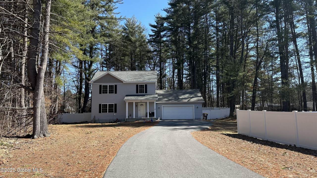 202 Greenfiled Avenue - Photo 1