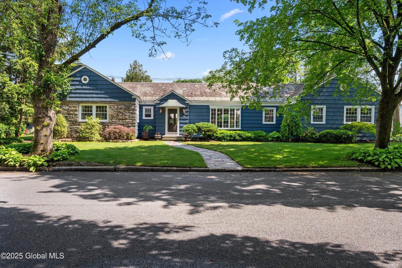 38 Horicon Avenue - Photo 1