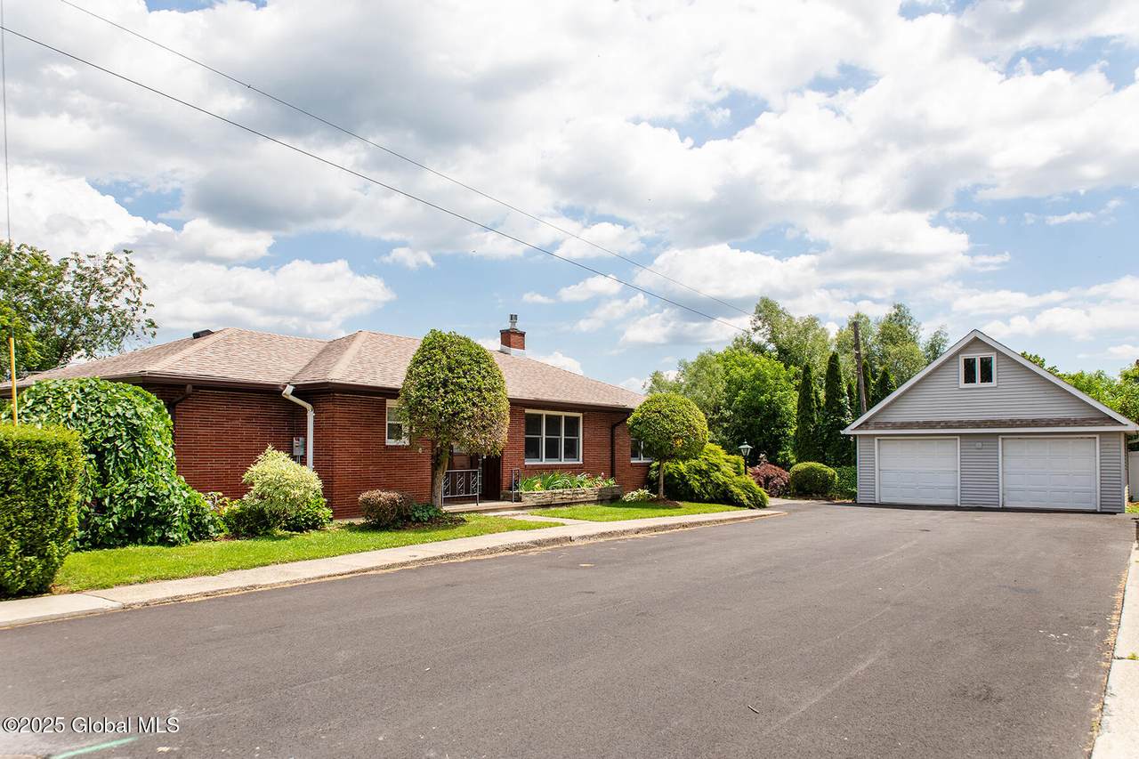 55 Tallmadge Place - Photo 1