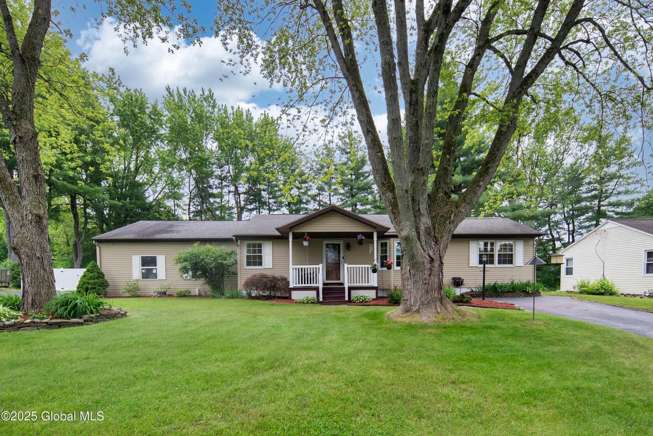 12 Lincoln Drive - Photo 1
