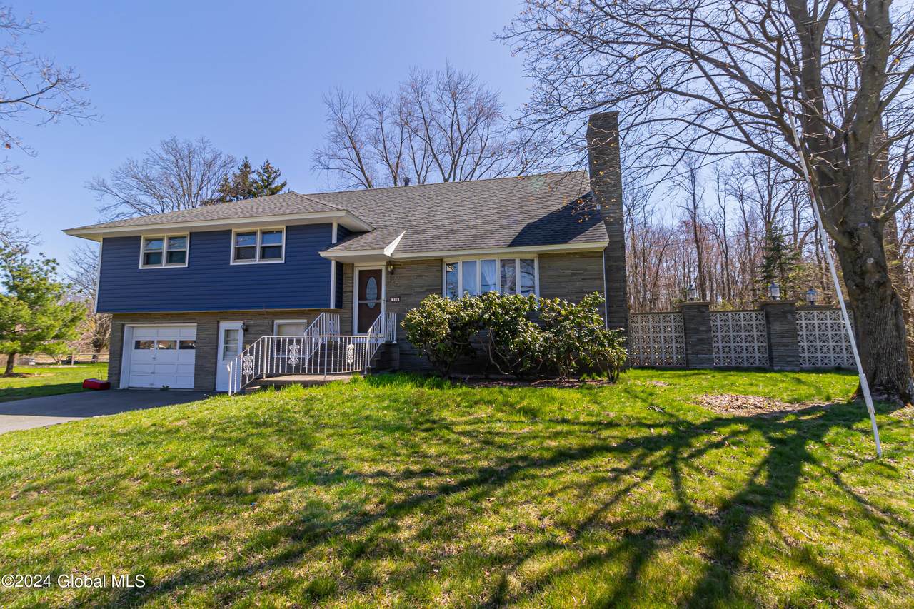 936 Kings Road - Photo 1