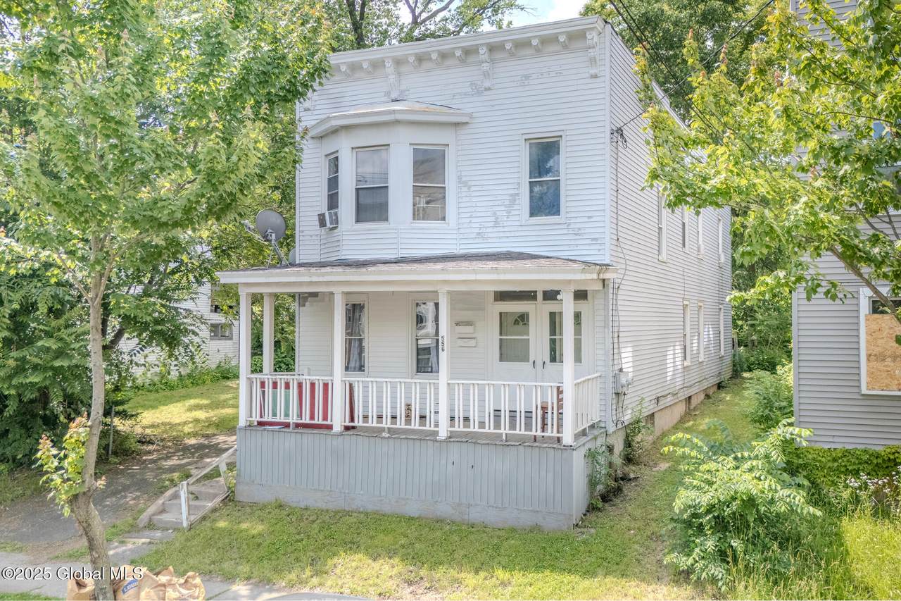 556 Pearl Street - Photo 1