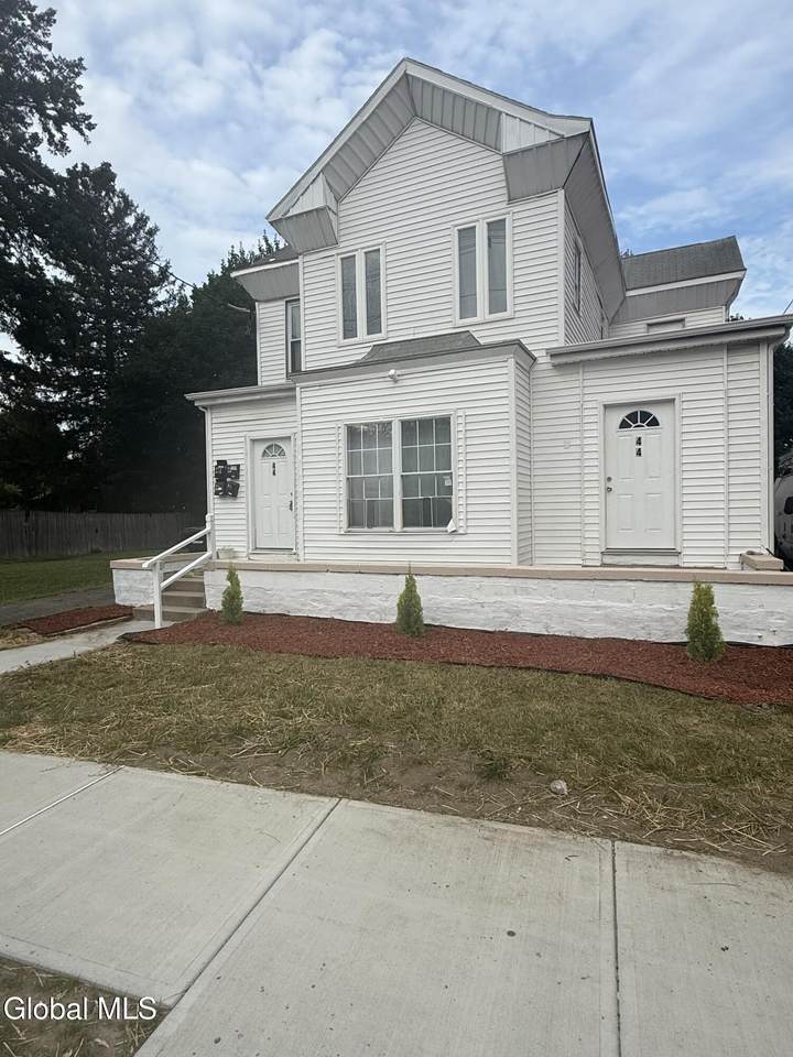 44 2nd Ave Avenue - Photo 1