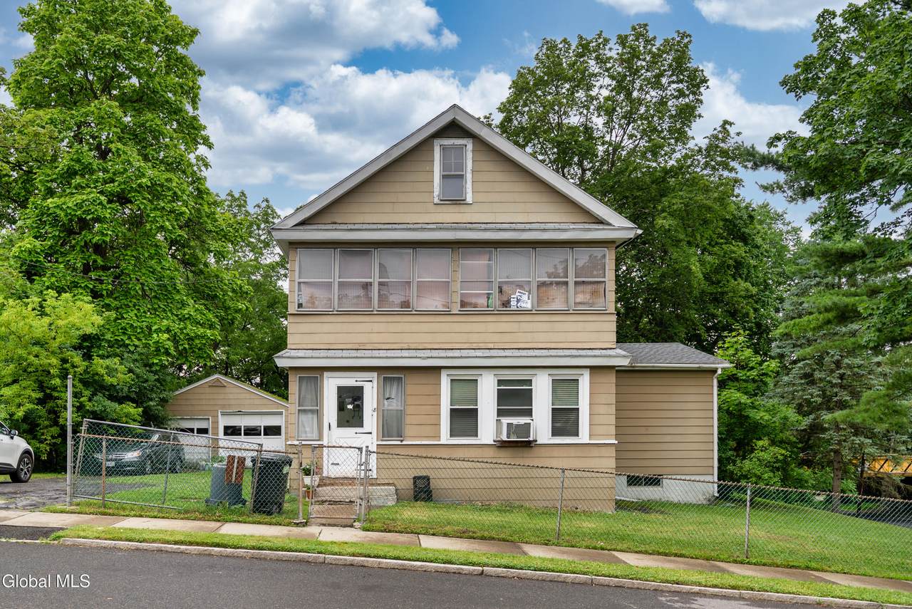 8-10 Spruce Street - Photo 1