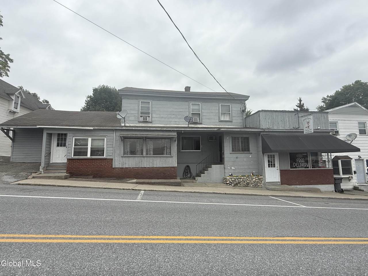 59 Montcalm Street - Photo 1